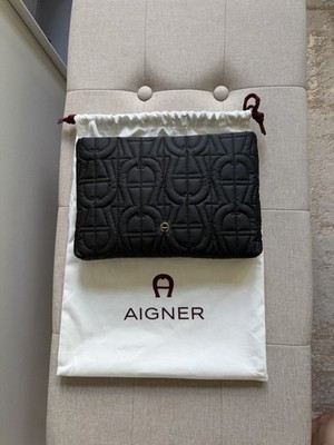 Aigner Täschchen in Schwarz