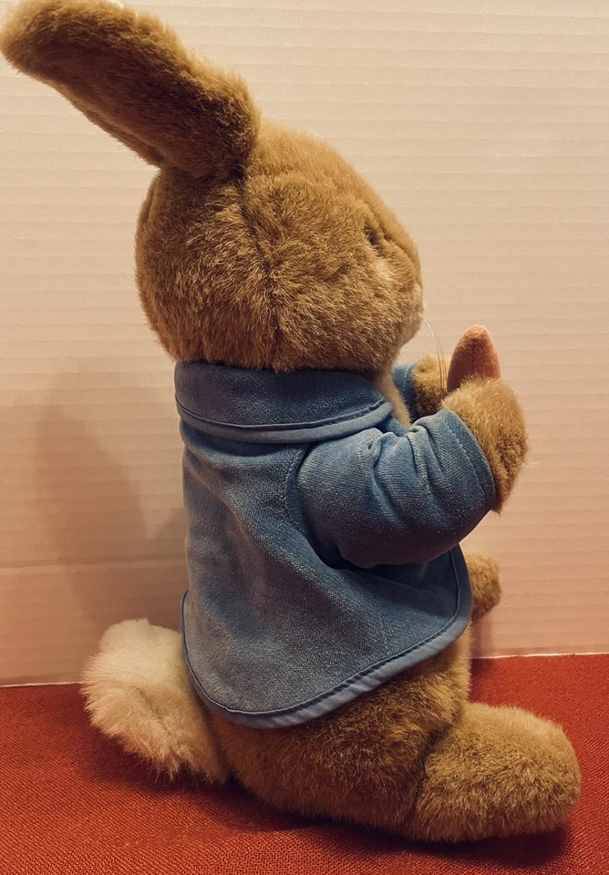 Peluche Vintage EDEN Beatrix Potter Peter Cottontail Peluche 13" Conejo y Zanahoria Usado en Excelente Condición Foto 2 de 4