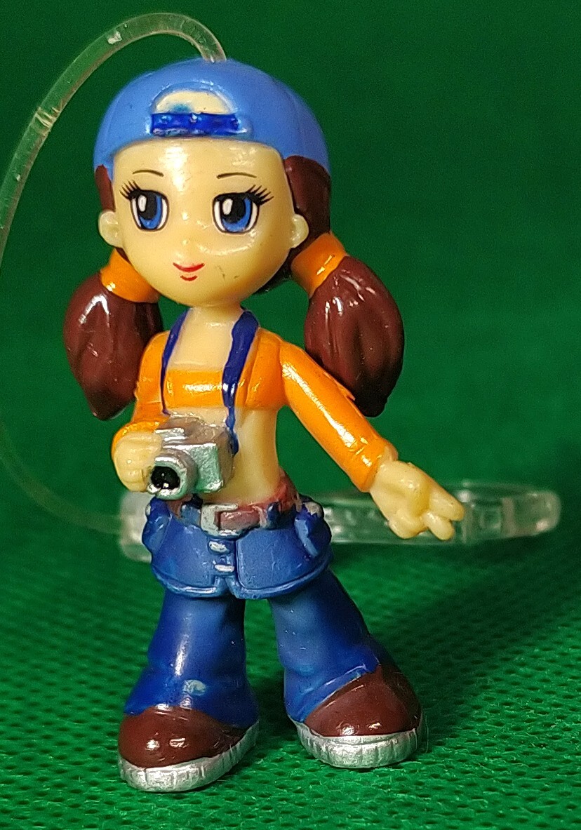 Extra KINDER SURPRISE Landrin. Girlfriends. Stylish keychains 2006