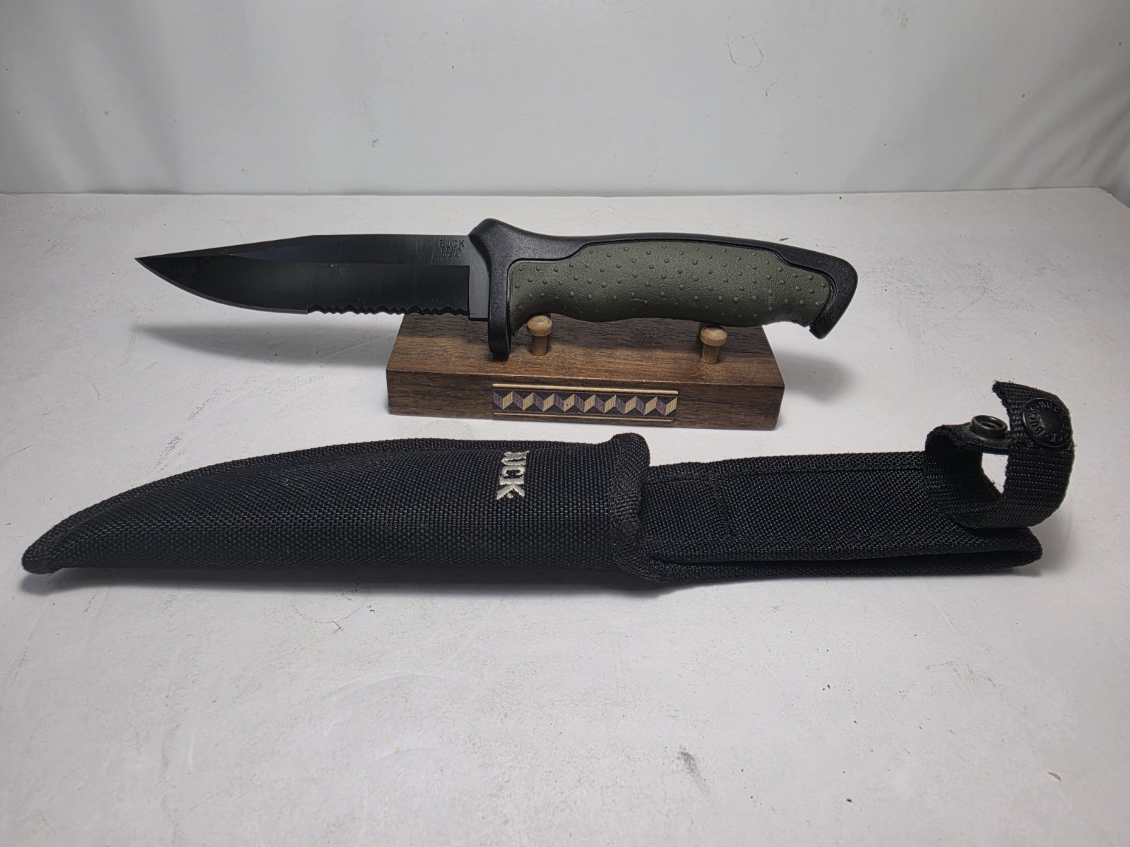 Buck 655 Nighthawk Fixed Blade Knife USA With Sheath Vintage Discontinued Model
