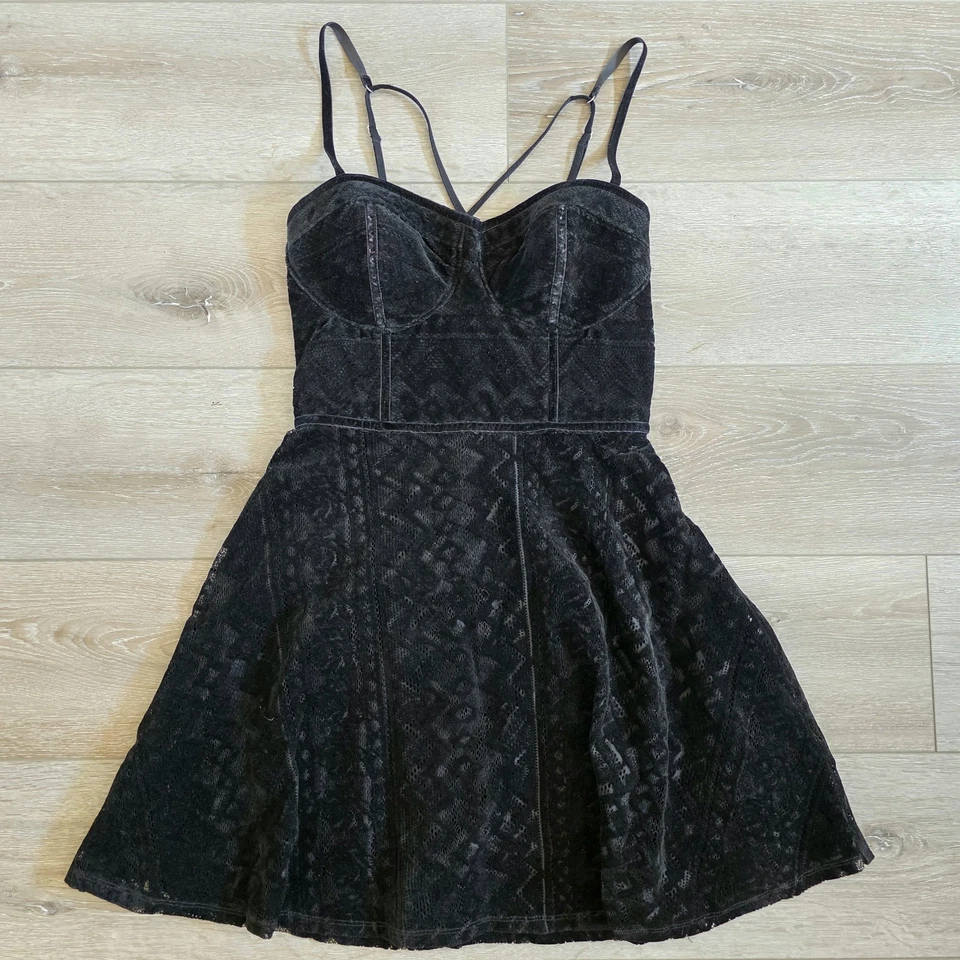 Vestido HOLLISTER Mujer L Negro Babydoll Corsé Whimisgoth Grunge Repujado Terciopelo Foto 3 de 4