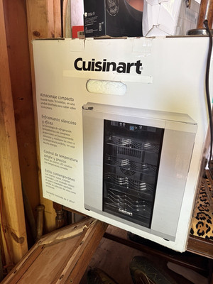 Cuisinart Private Reserve 16-Bottle Thermoelectric Wine Cellar, Digital Display