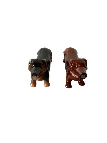 Kissing Dachshund Weiner Dog Magnetic Salt Pepper Shaker Set - Picture 4 of 11