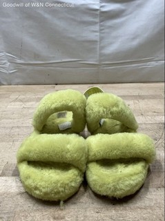 UGG Fluff Yeah Slide Lime Green Sheepskin Platform Slipper Women's Size 10
