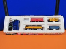 Vintage Life-Like Train Set w/ Union Pacific Engine and 3 Cars w/ Transformer