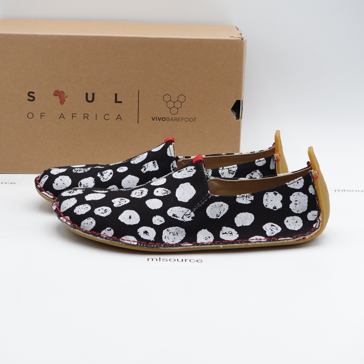 Size 8 / 39 EUR Women