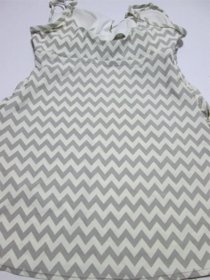Liz Lange Womens Size M Tankini White/Gray Wireless Lined Chevron Beachwear - Image 2 of 4