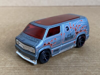 ホットウィール　スーパートレジャーハント　カスタム　77 ダッジバン　ムーンアイ スーパートレジャーハント CUSTOM '77 DODGE VAN MOONEYES 横浜ムーン