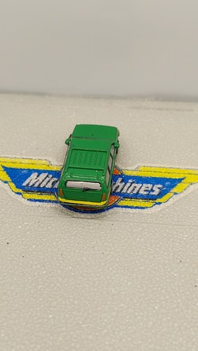 Micro Machines ULTRA MODERNS #2 SUBURBAN Green Taurus Stationwagon - Picture 9 of 13