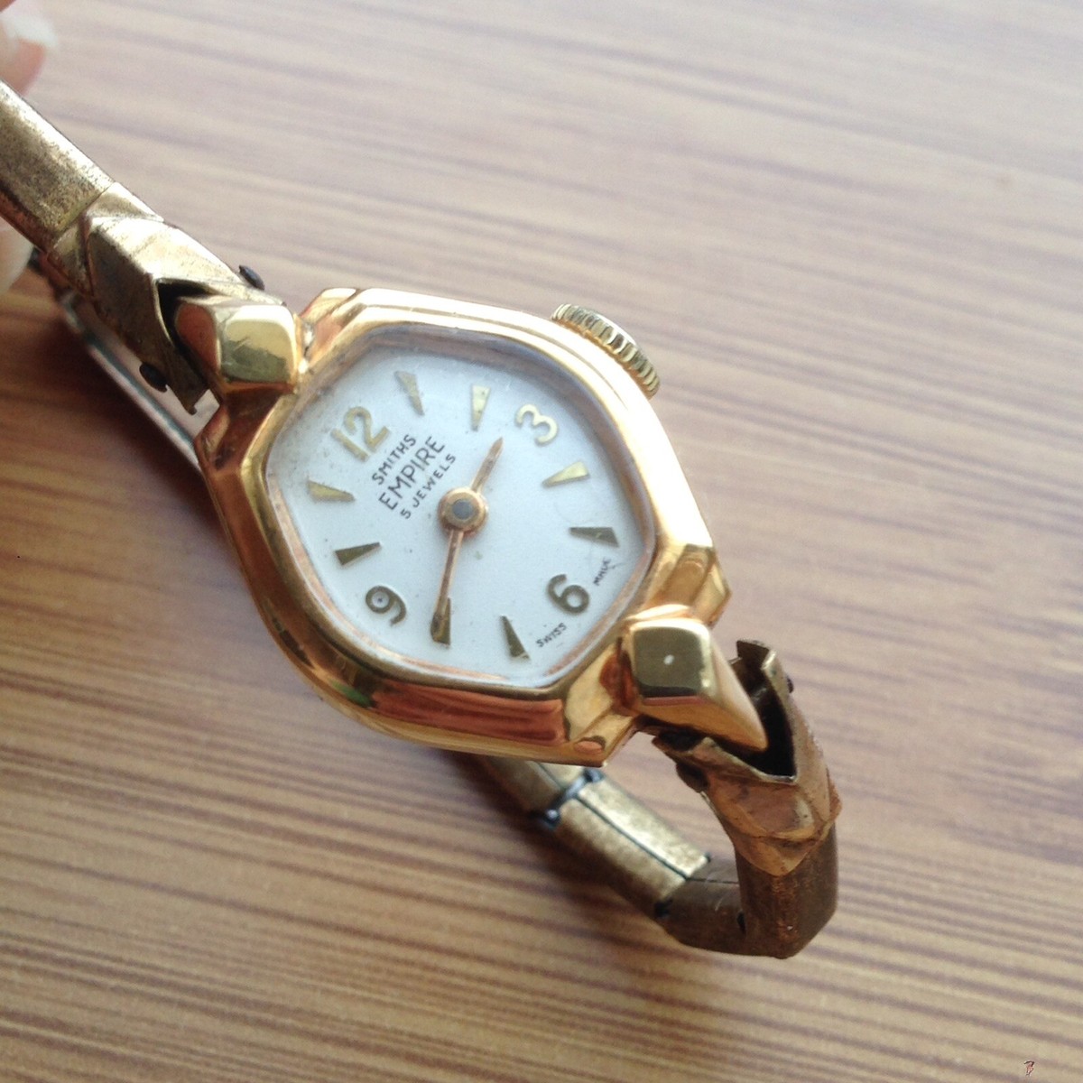Ladies SMITHS EMPIRE vintage watch jewels rolled gold swiss made not  working