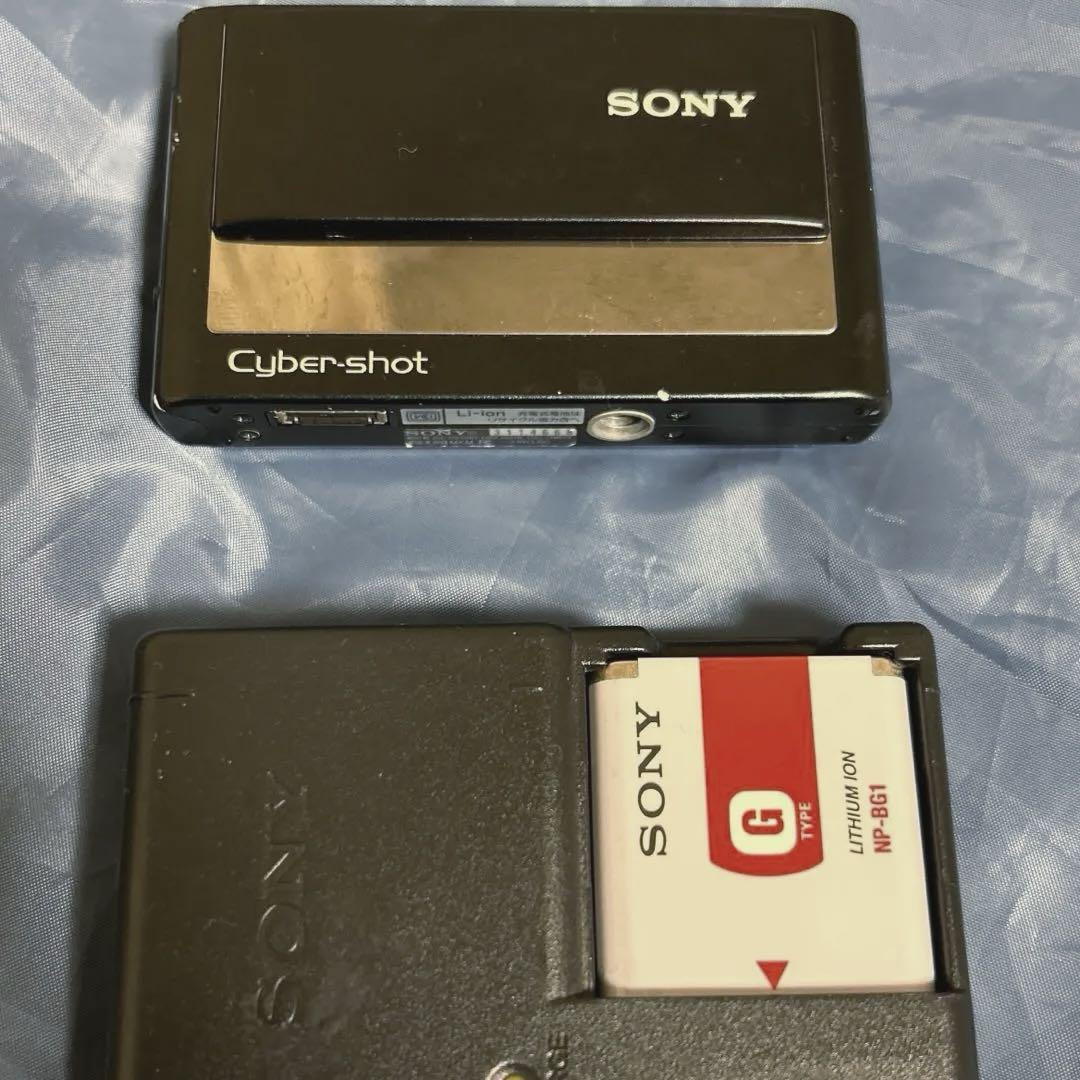 Sony Compact Digital Cyber-Shot 8.1Mega Pixels  Digital Camera Japan