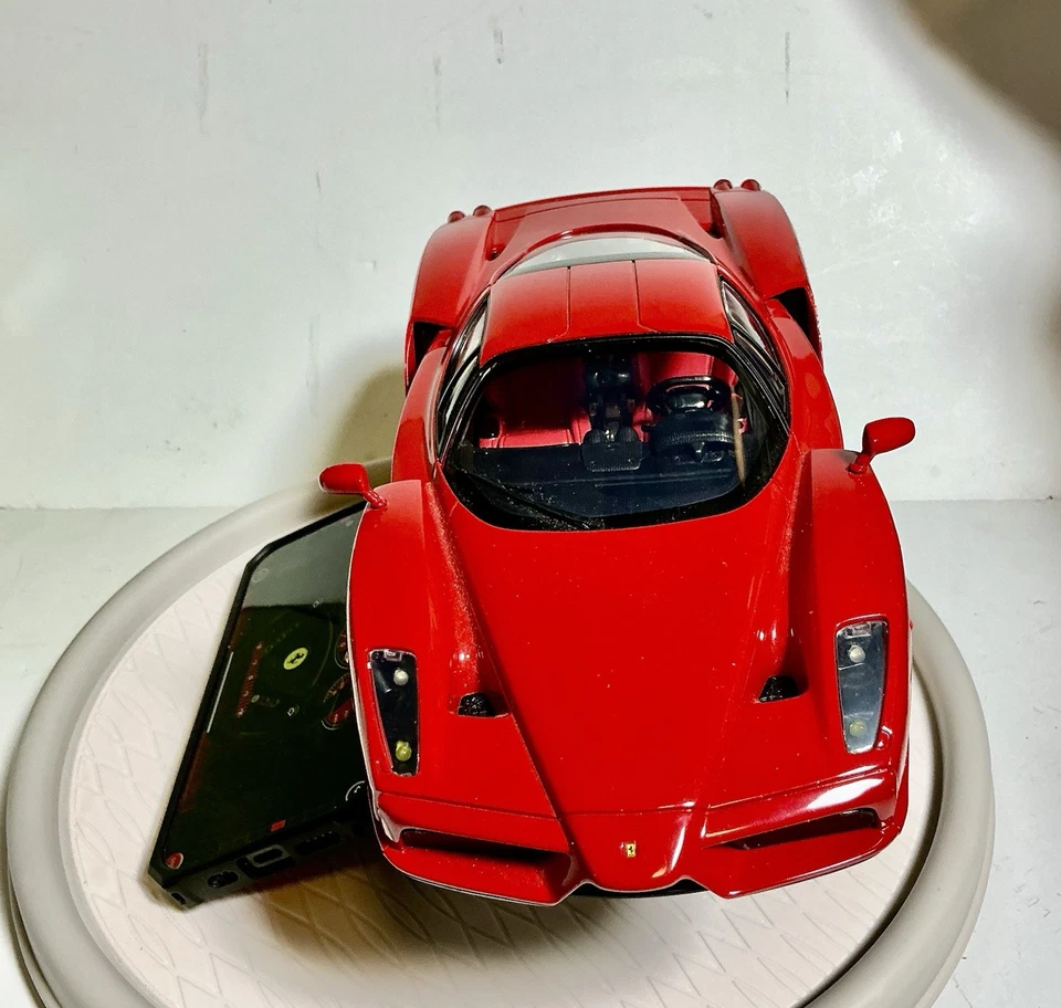 Enzo Ferrari-Red 1:16 Scale Bluetooth R/C by Silverlit Interactive - Image 3 of 4