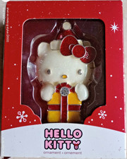 2014 AMERICAN GREETINGS SANRIO HELLO KITTY CHRISTMAS TREE PRESENT/GIFT ORNAMENT