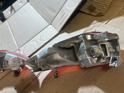 PIAGGIO MP3 300 HPE SPORT TAILLIGHT 2022 - Picture 6 of 10