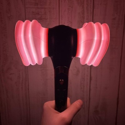 BLACKPINK OFFICIAL LIGHT STICK with Dust & Signed BLINK Trading Card(Keychain)