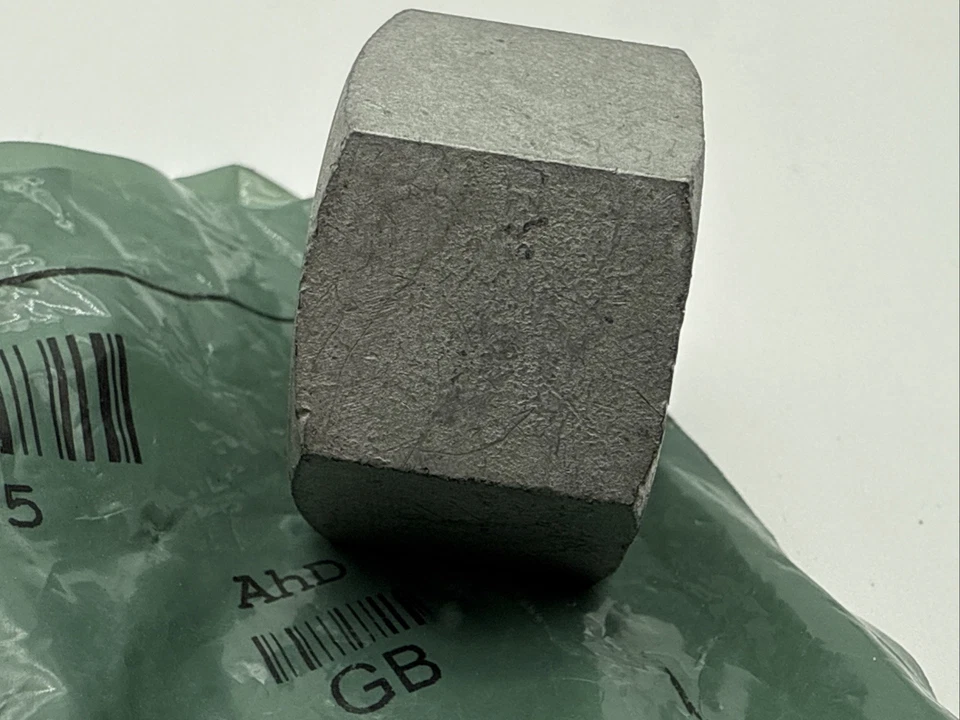 JAGUAR OEM 95-03 XJ6 XJ8 97-06 XK8 92-96 XJS Brake Rear Hub Nut JZN100035 Foto 4 de 4