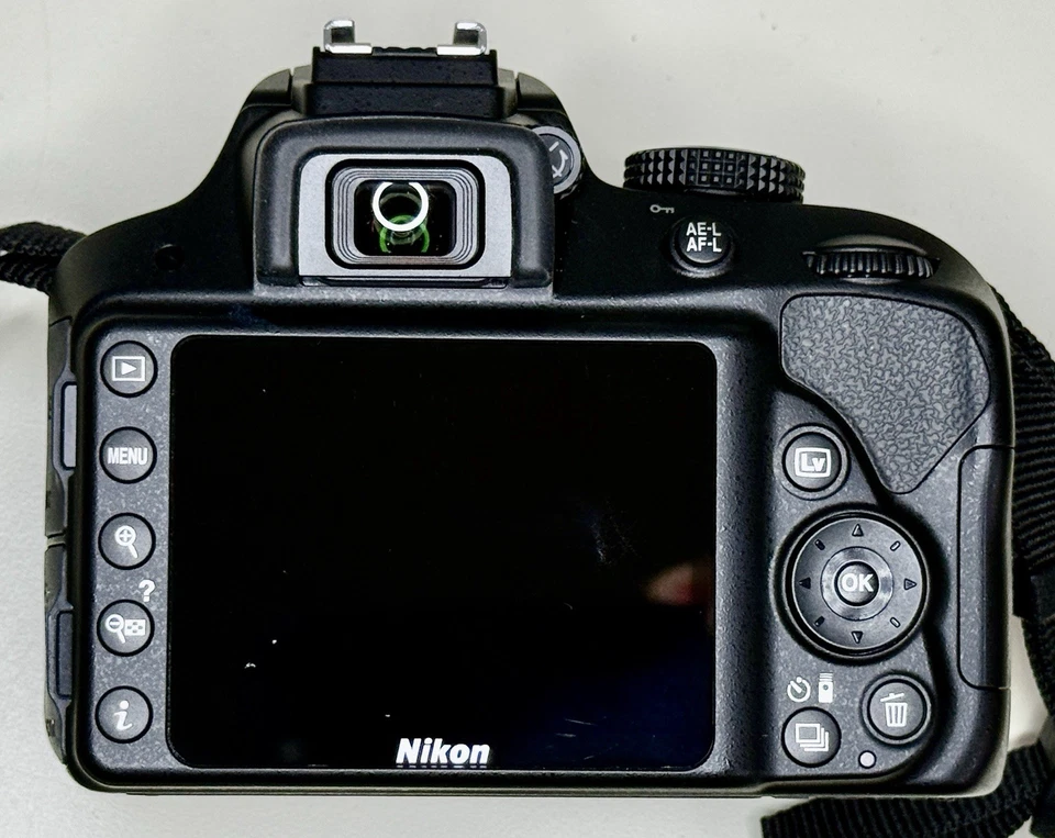 Nikon D3100 Digital SLR Camera 18-55MM Lens Accessories Case For Parts or Repair - Image 3 of 4