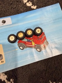 LEGO City - 60004 - Fire Station - 753 Pieces