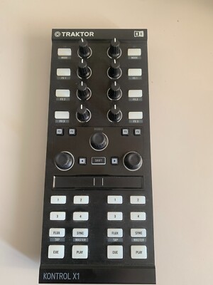 Native Instruments TRAKTOR Kontrol X1 MK2