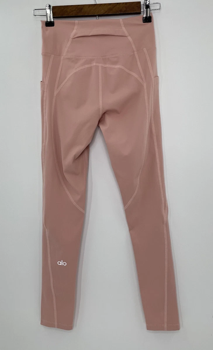 Alo leggings with clearance pockets