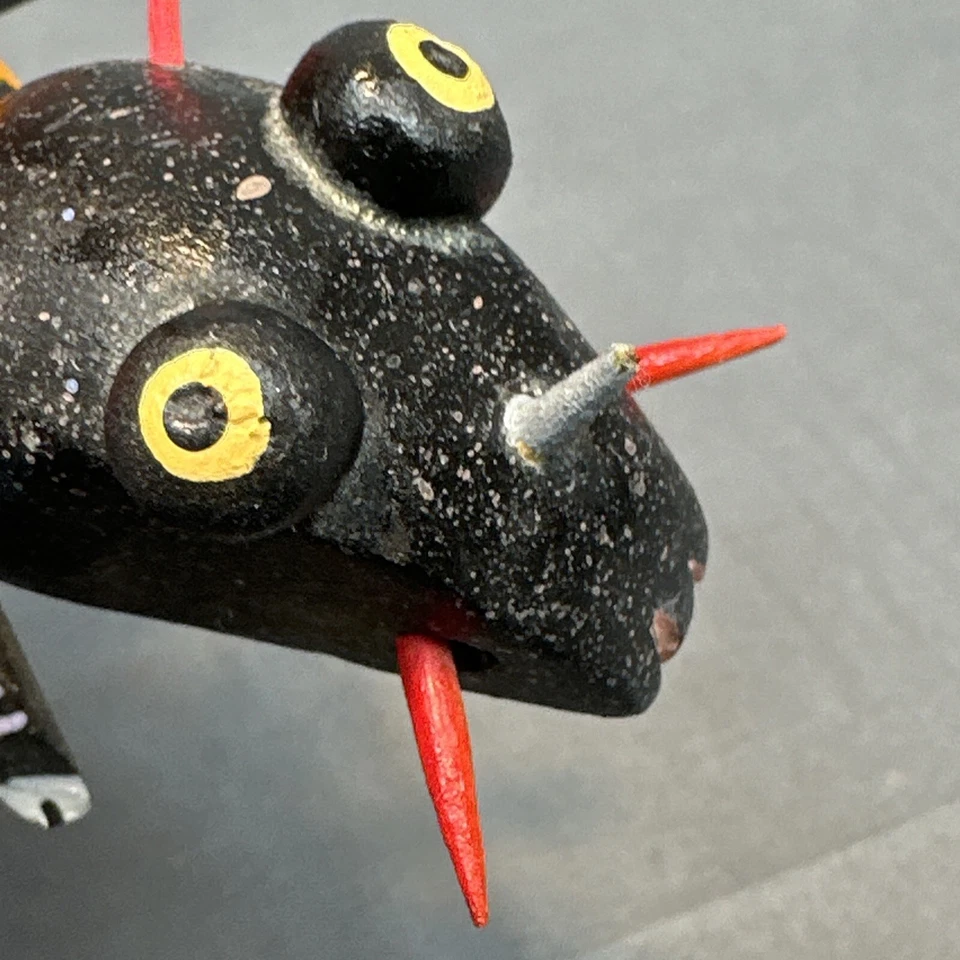 VTG Oaxacan Wood Carving Prickly Centipede  by Albina Ortiz VTG ****READ ALL - Image 4 of 4