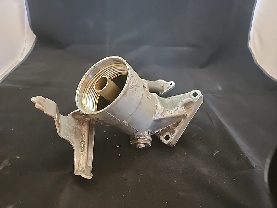 2007-2012 AUDI A6 A8 Q7 R8 RS4 S5 S6 S8 Engine OIL Filter Housing Adapter D8 Foto 4 de 4