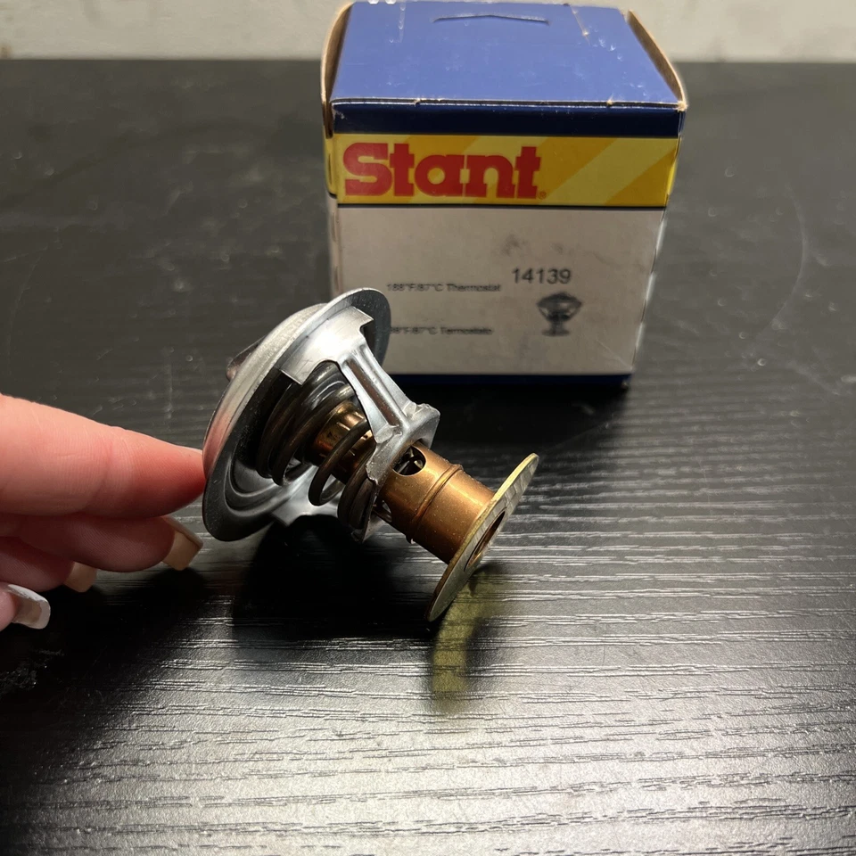 Engine Coolant Thermostat-OE Type Thermostat Stant 14139 - Image 2 of 4
