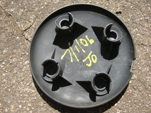 One genuine 1995 1996 Plymouth Chrysler Neon center cap hubcap for 13 inch wheel - Picture 6 of 21