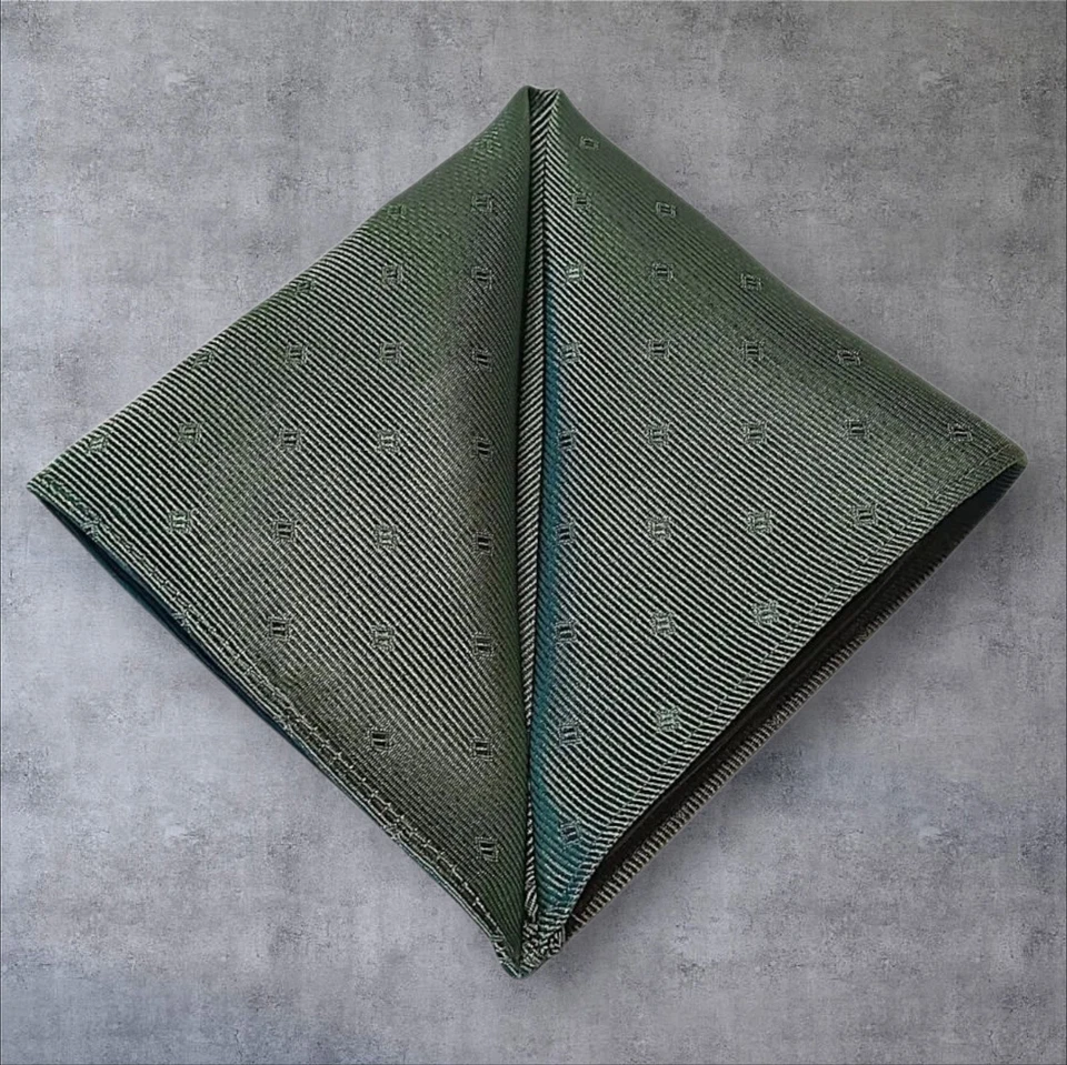 Nuevo sin etiquetas Cuadrado de Bolsillo Satinado 9" X 9", Oliva Claro, Fantasma Geométrico/Polkadot Foto 2 de 4