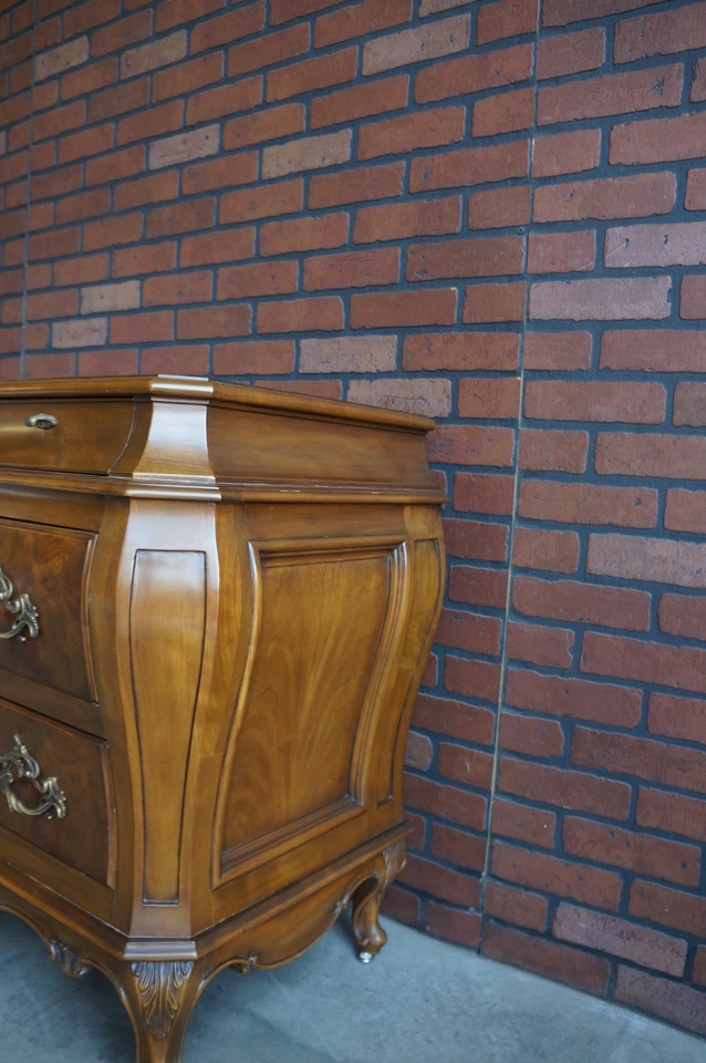 Cajonera ~ Mesita de noche ~ Cajonera estilo francés vintage de Karges Foto 3 de 4