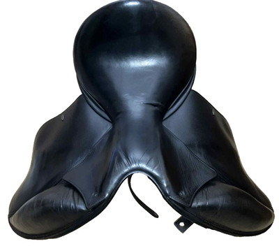 WOW Sattel 17'' Größe 1 tiefer Sitz + GP Allzweckklappen schwarz Leder - ID WAT