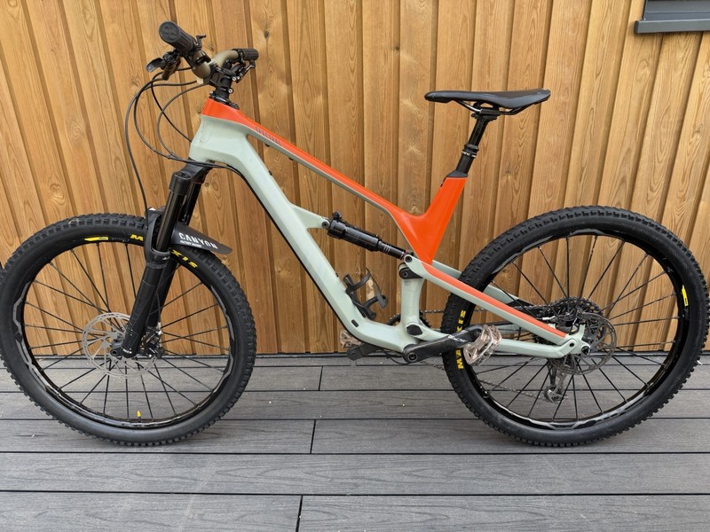 Canyon Spectral CF9 PRO