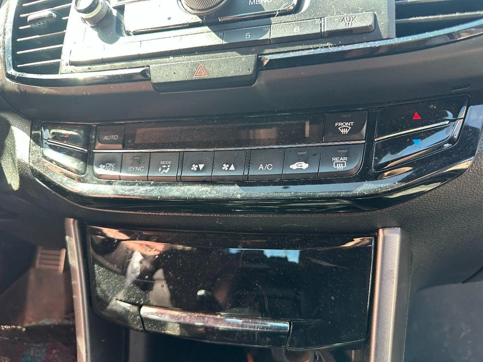 16 17 HONDA ACCORD Temperature AC Heater Climate Control - Image 2 of 4