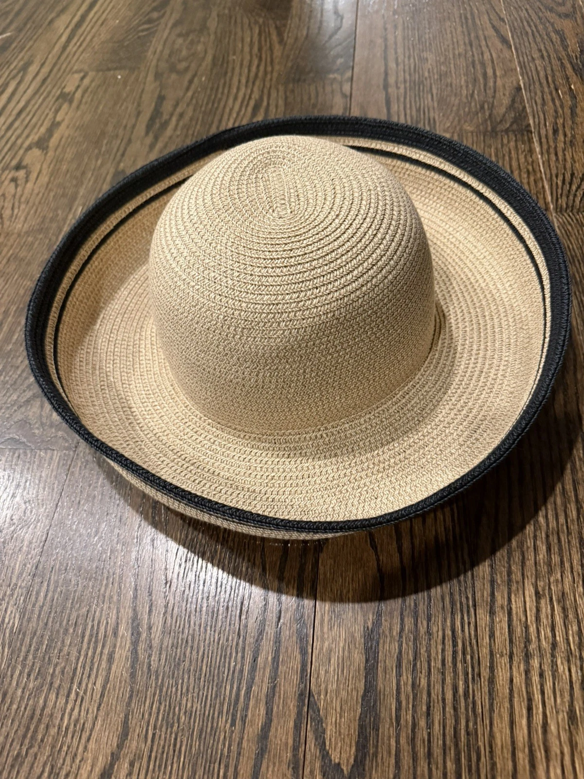 Ladies Summer Straw Hat Betmar New York Tan Beige Black Edge One Size