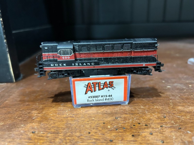 N Scale Atlas Rock Island H15-44 diesel locomotive 400