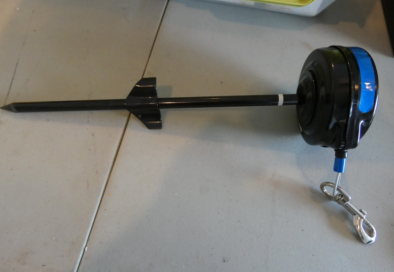 Bracket Mount and Stake Retractable Leash Tie Outs for Dogs 20/05/07