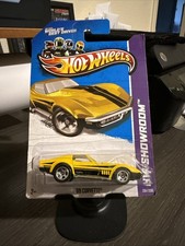 Hot Wheels 2013 Showroom Yellow '69 Corvette #201 🔥