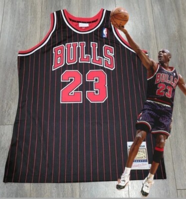 AUTHENTIC VINTAGE MICHAEL JORDAN CHICAGO BULLS JERSEY MITCHELL