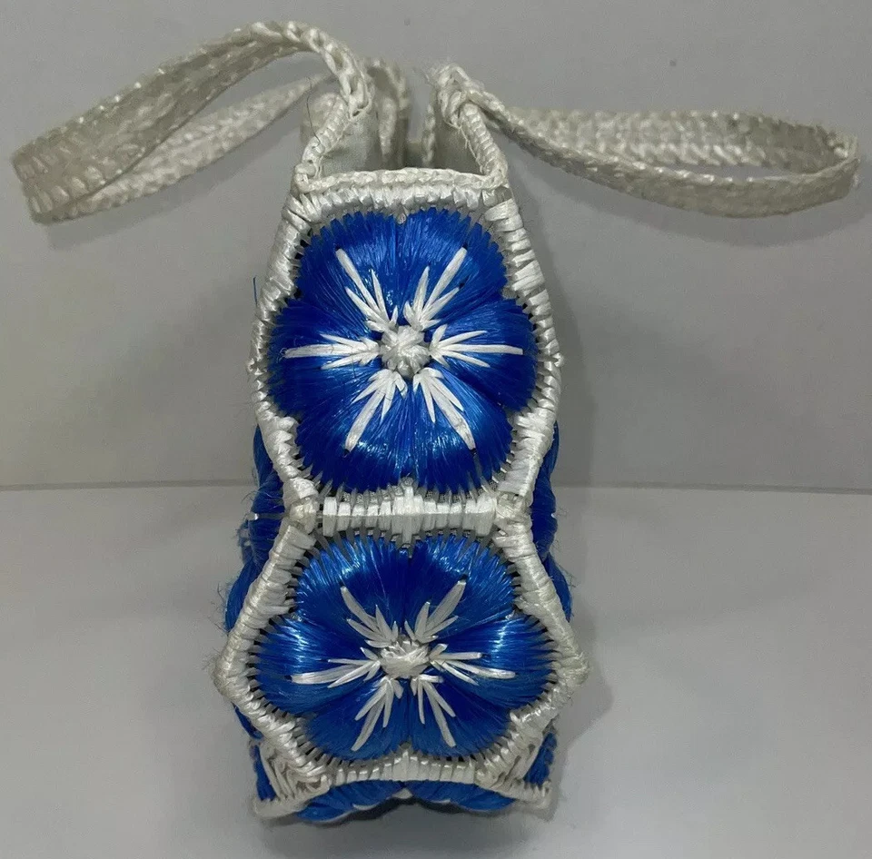 Vintage Handbag Purse Bag Antique Crochet Straw Plastic Blue & White Flower - Image 3 of 4