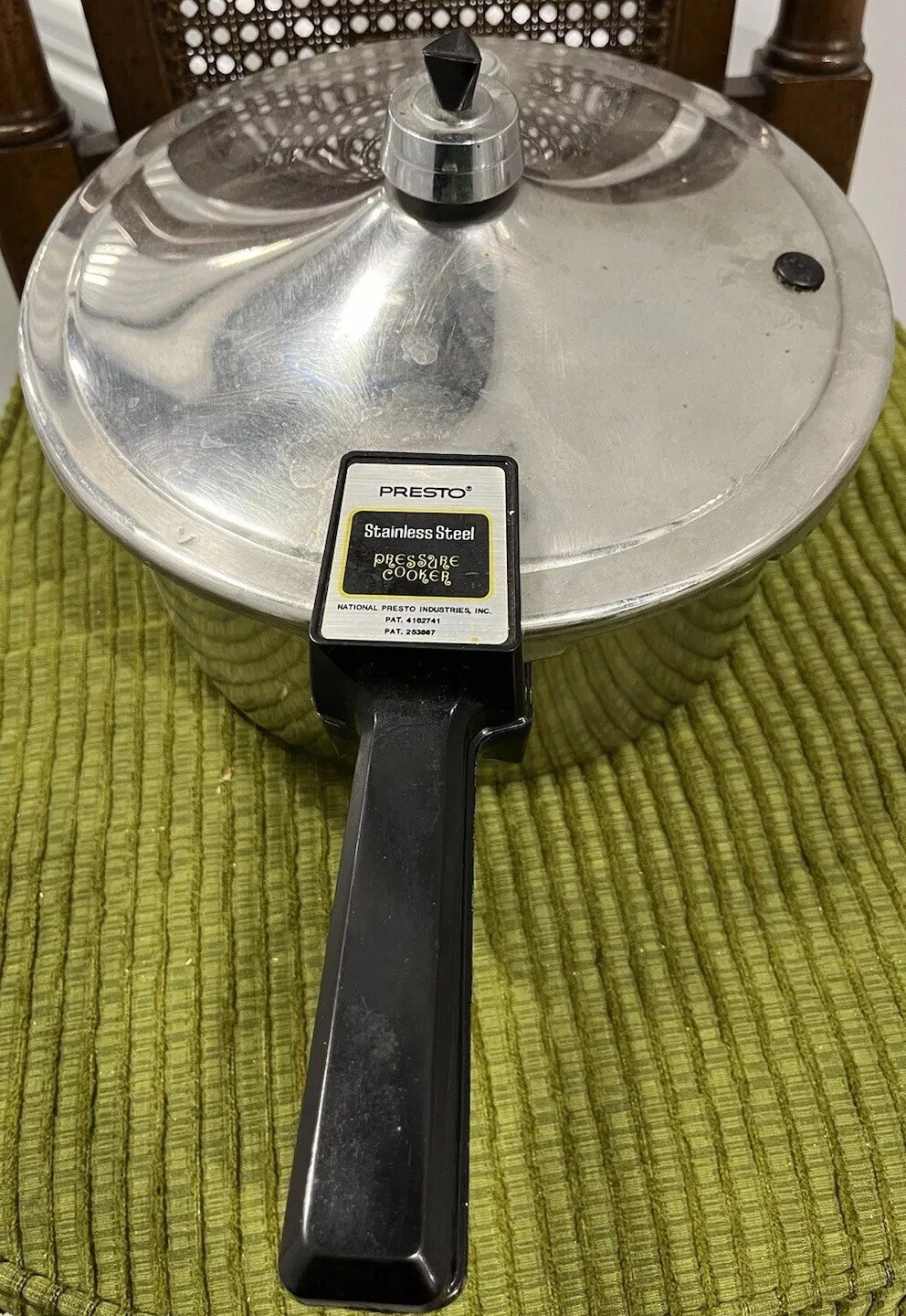 Presto Pressure Cooker with Large and Small Rack (2) for Canning/Preserving VTG