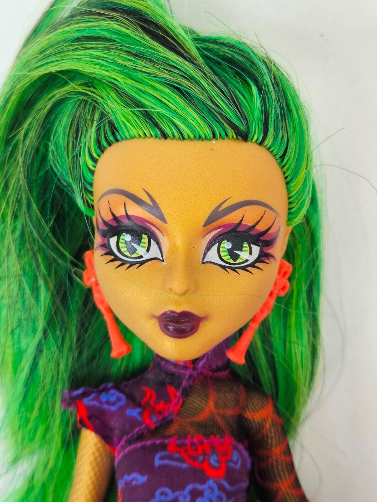 Boneca Monster High Jinafire Long Scaris - O Espaço Virtual do Colecionador