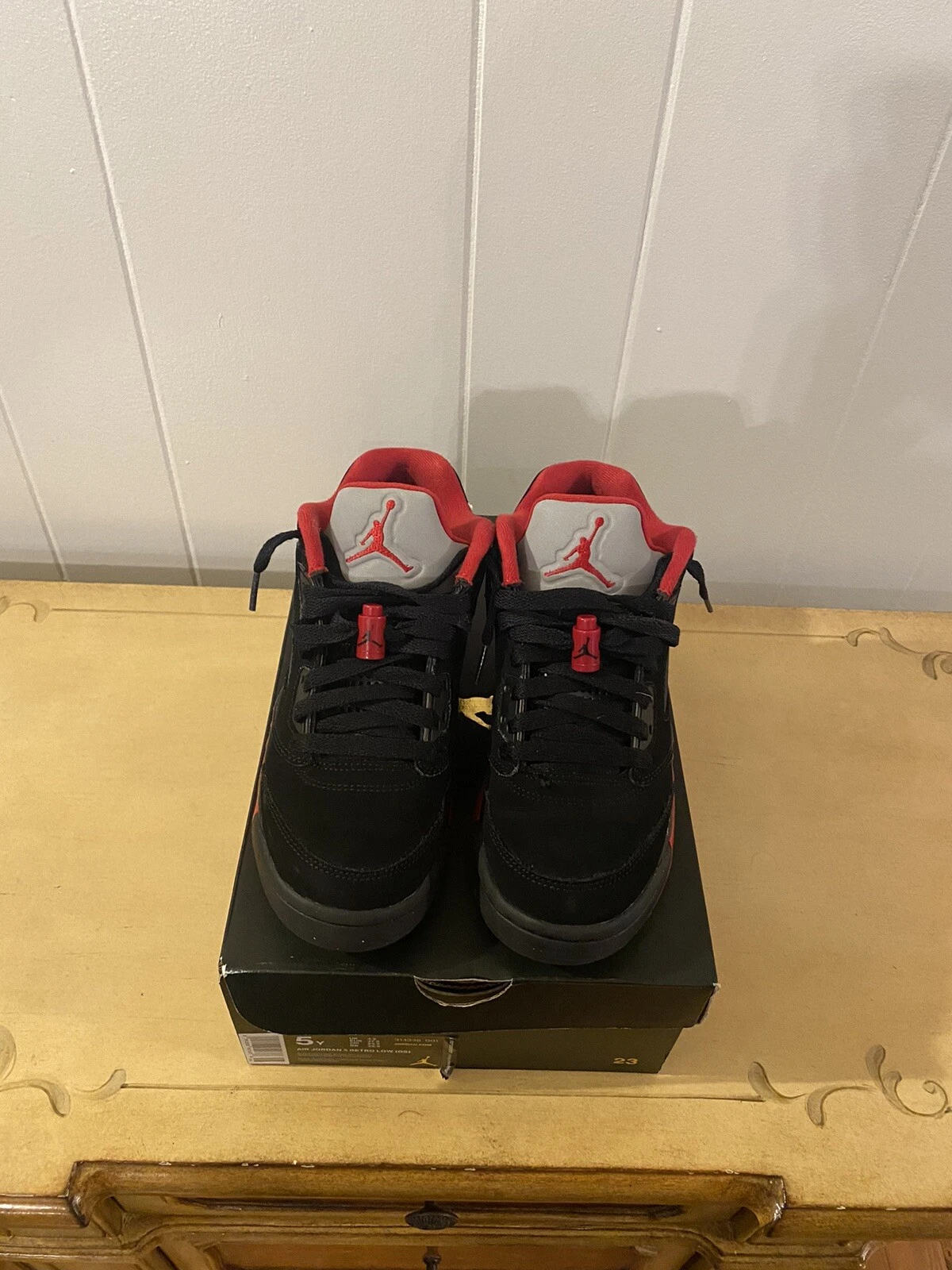 Jordan Retro 5 Low Breds taglia 5 anni