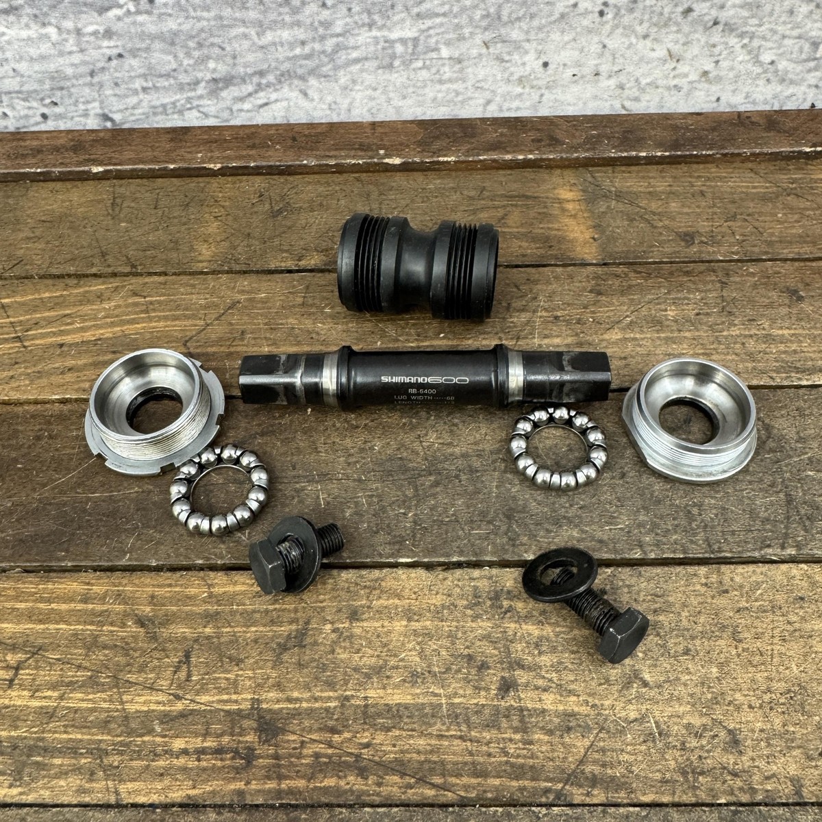 Vintage Shimano 600 BB-6400 Bottom Bracket 68mm 113 JIS BSA 1.37