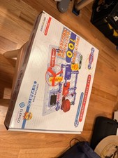 Snap Circuits Jr. SC-100 Electronics Discovery Kit