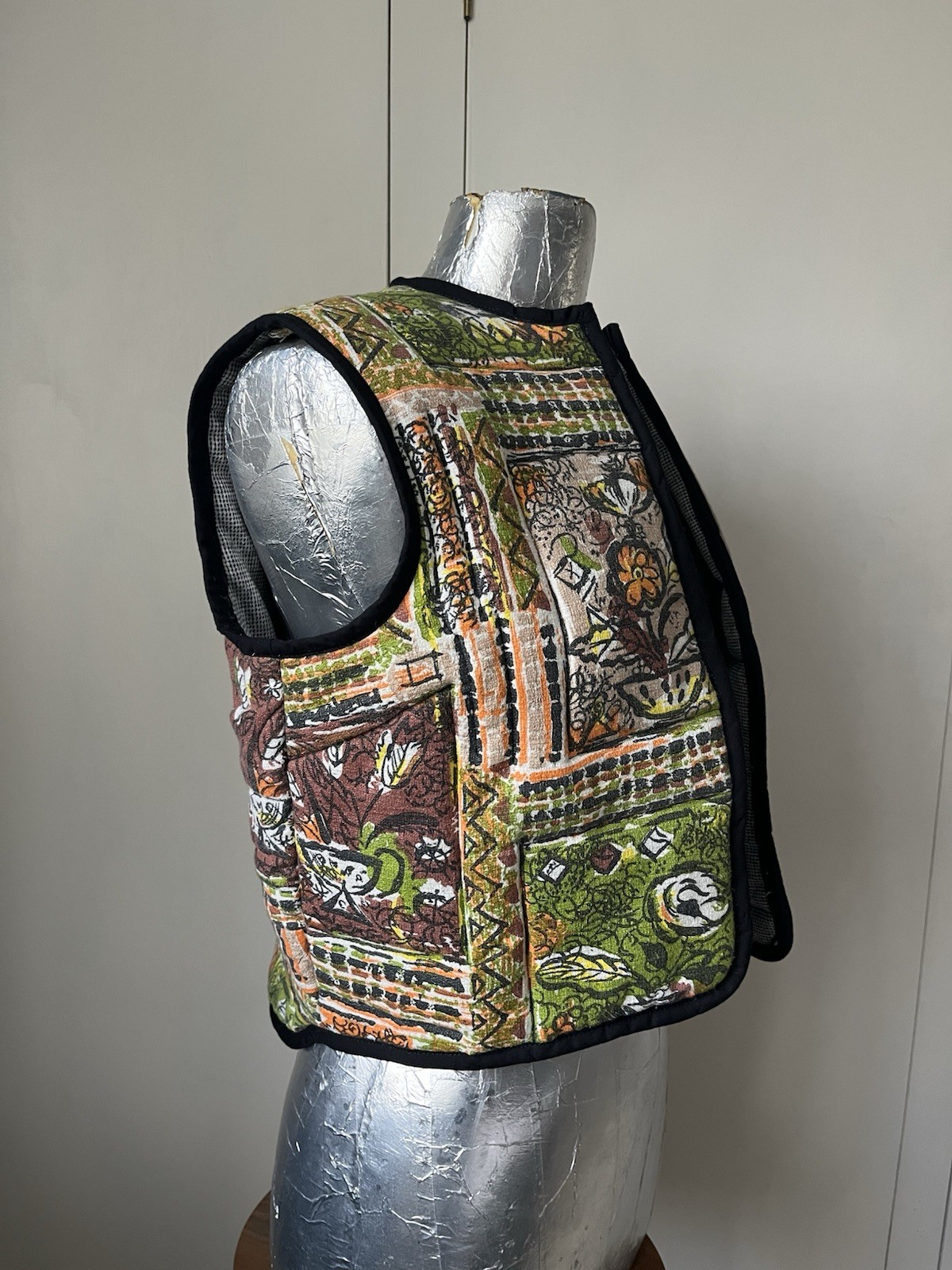 One-off handmade cropped quilted patchwork gilet … - image 17