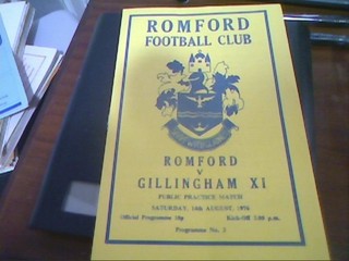 76/77 ROMFORD V GILLINGHAM 14/8/76.[ PUBLIC PRACTICE MATCH]