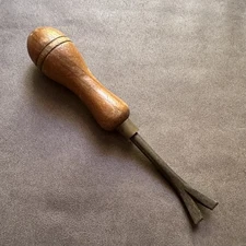 VINTAGE ANTIQUE TACK NAIL PULLER REMOVER LEATHER COBBLERS TOOL BRASS COLLAR