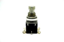 DPDT MOMENTARY FOOTSWITCH WITH SOLDER LUGS - 6 PIN