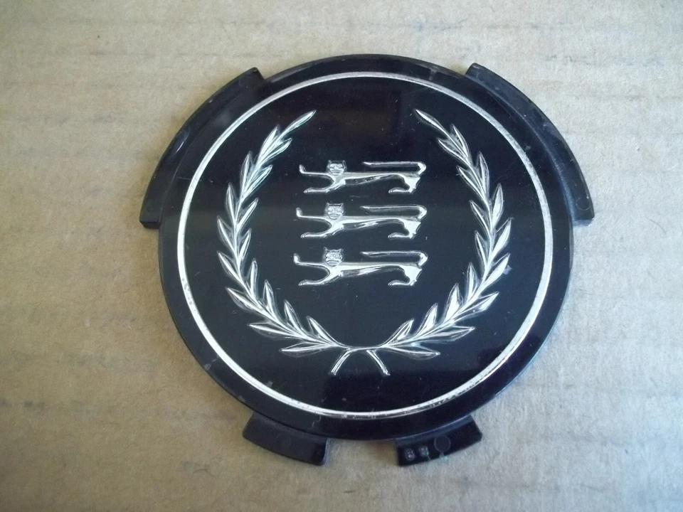 Tapacubos Ford LTD Crown Victoria Cougar 75-89 tapacubos emblema 15" USADO Foto 4 de 4