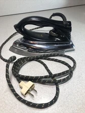 Vintage Late 1940s TIP-TOE Dry Iron w/ Cloth Cord Yale & Towne Mfg. Co. D95148
